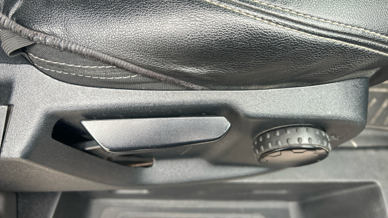 Ford Transit Custom 320 L2 Diesel Fwd 2.0 EcoBlue 130ps Low Roof Limited Van